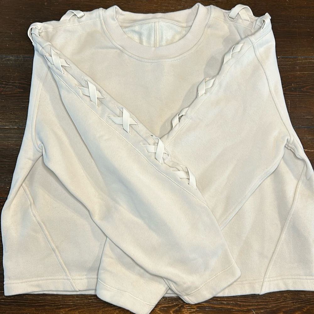 LULULEMON Braided Sleeve Creme Pullover Sweater Size 8 LIKE NEW